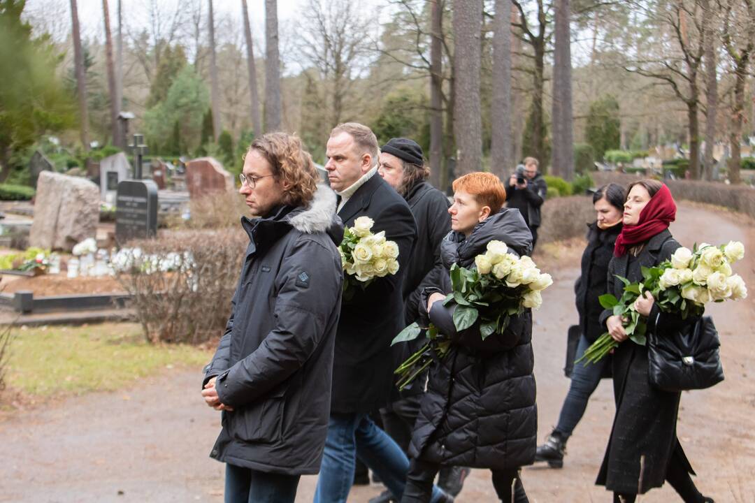A. Jagelavičiūtės laidotuvės Karmėlavos kapinėse