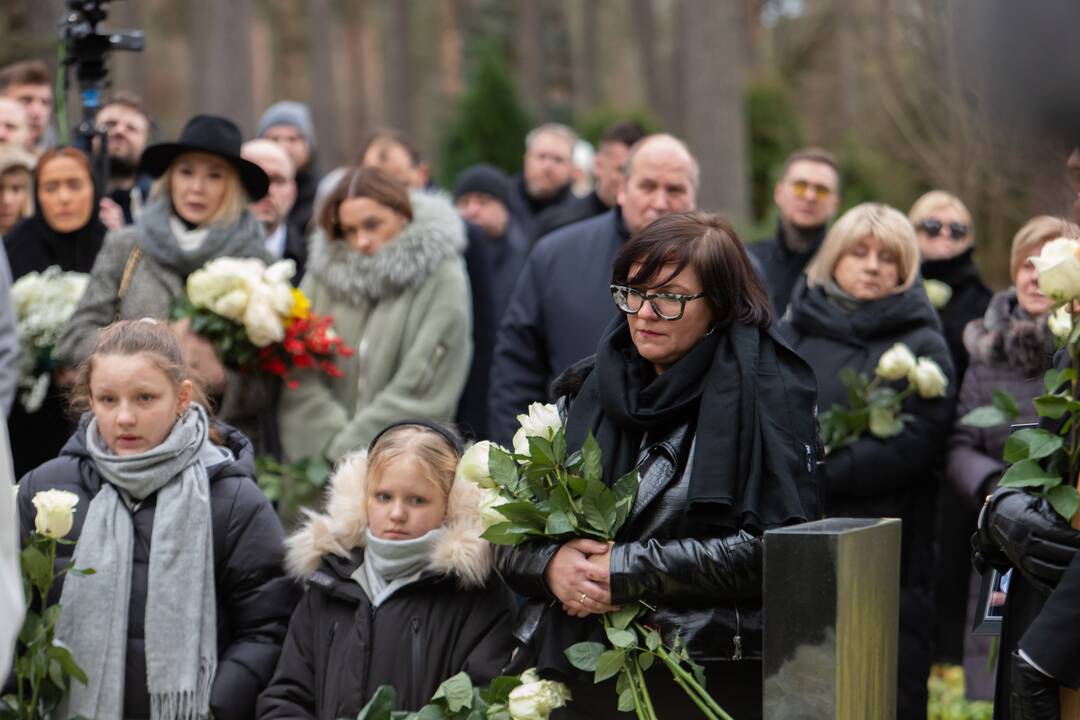 A. Jagelavičiūtės laidotuvės Karmėlavos kapinėse