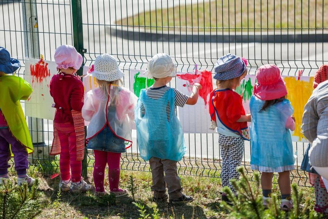 Norintieji dirbti su vaikais privalės turėti specialų QR kodą