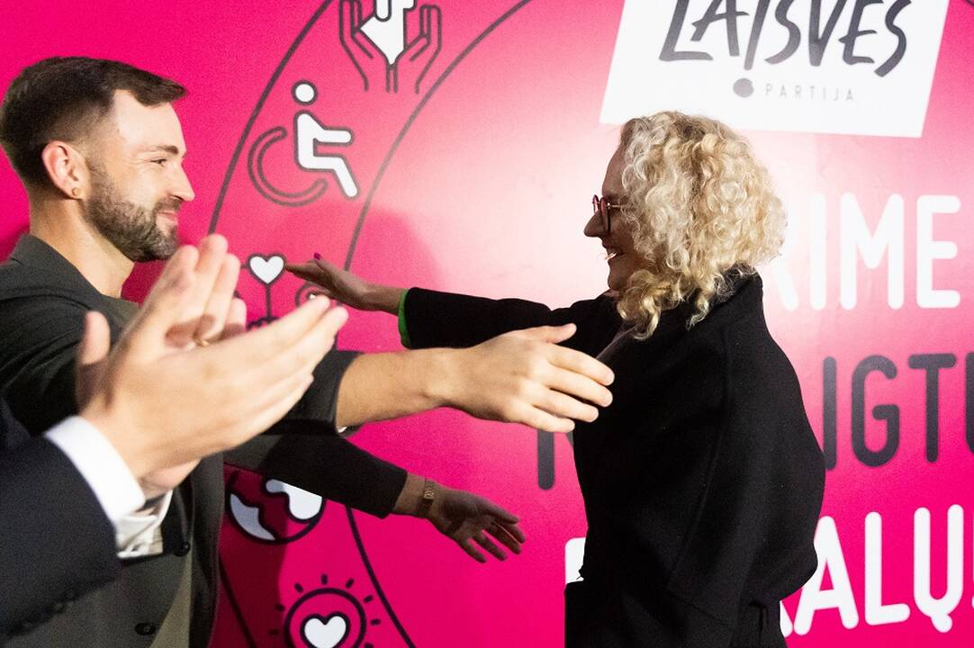 Politologai „laisviečių“ dar nelaidoja: kam išėjus į politikos anapilį linki ramybės?