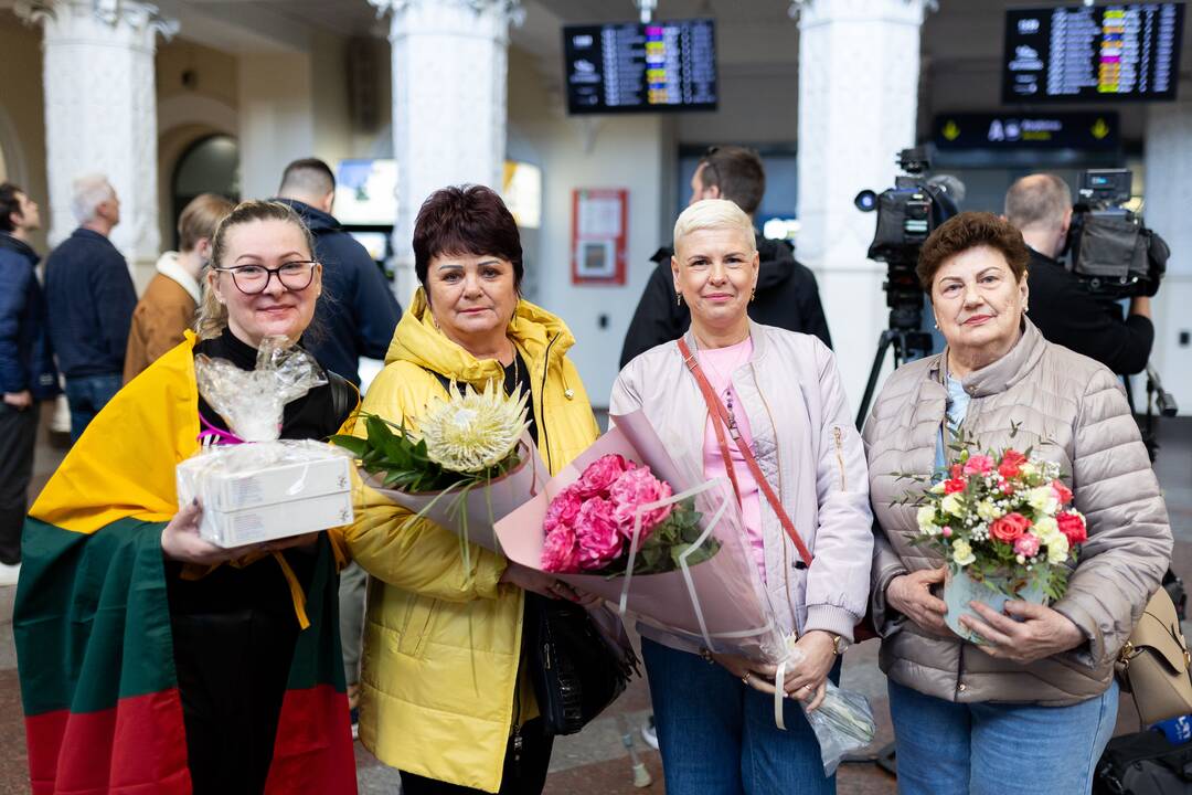 Silvester Belt sutiktuvės Vilniaus oro uoste