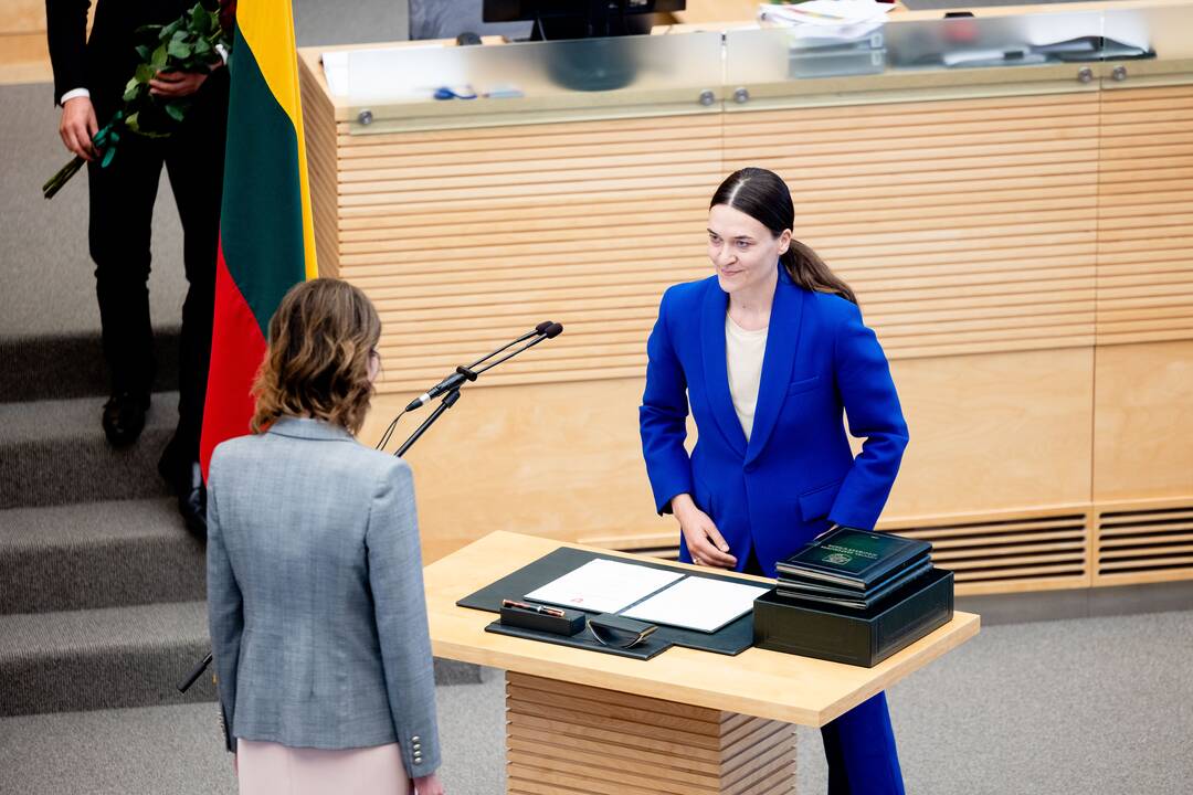 Seime prisiekė R. Morkūnaitė-Mikulėnienė ir V. Šilinskas