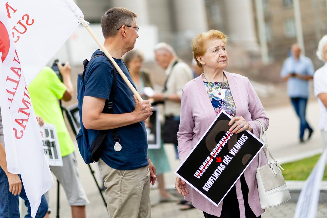 Protestas dėl Lietuvos gyventojų genocido ir rezistencijos tyrimų centro reformos