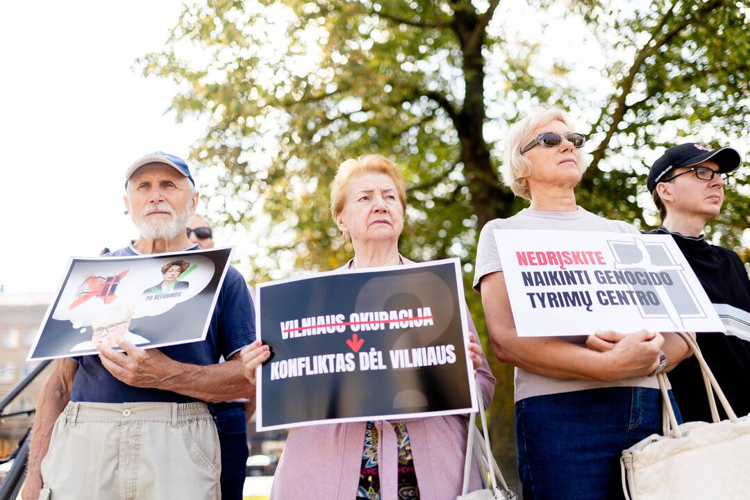 Protestas dėl Lietuvos gyventojų genocido ir rezistencijos tyrimų centro reformos