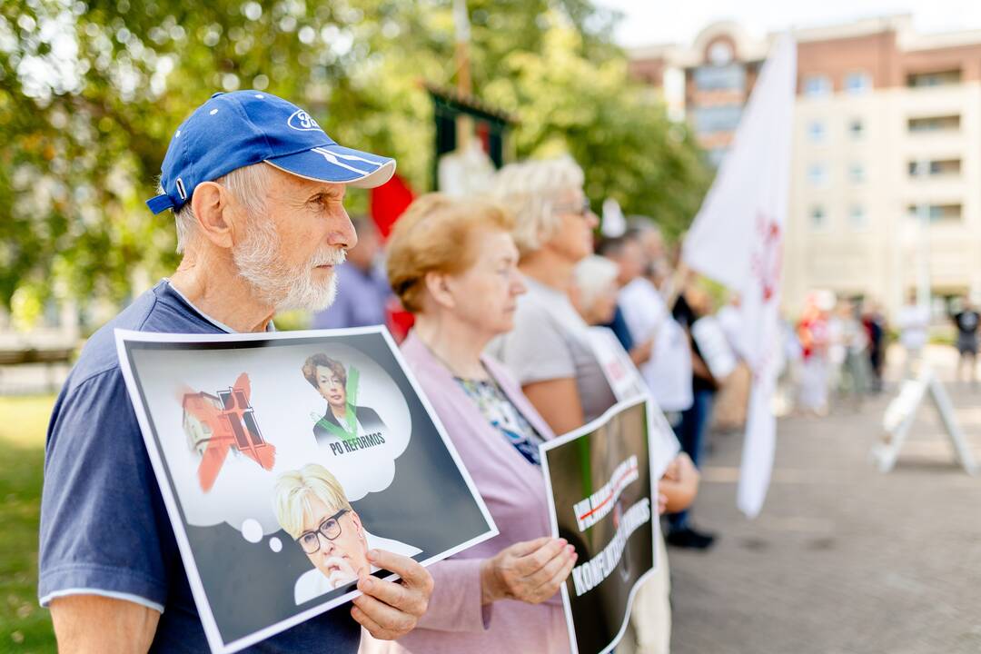 Protestas dėl Lietuvos gyventojų genocido ir rezistencijos tyrimų centro reformos