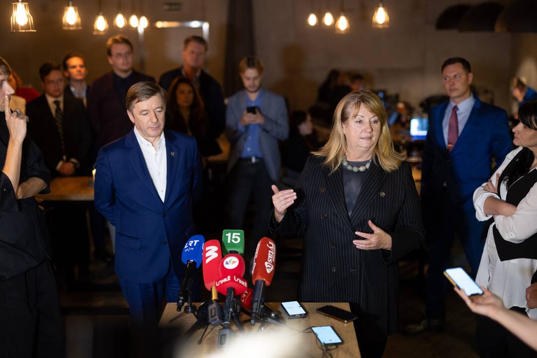 S. Skvernelis, R. Karbauskis, I. Vėgėlė atvyko į socialdemokratų štabą