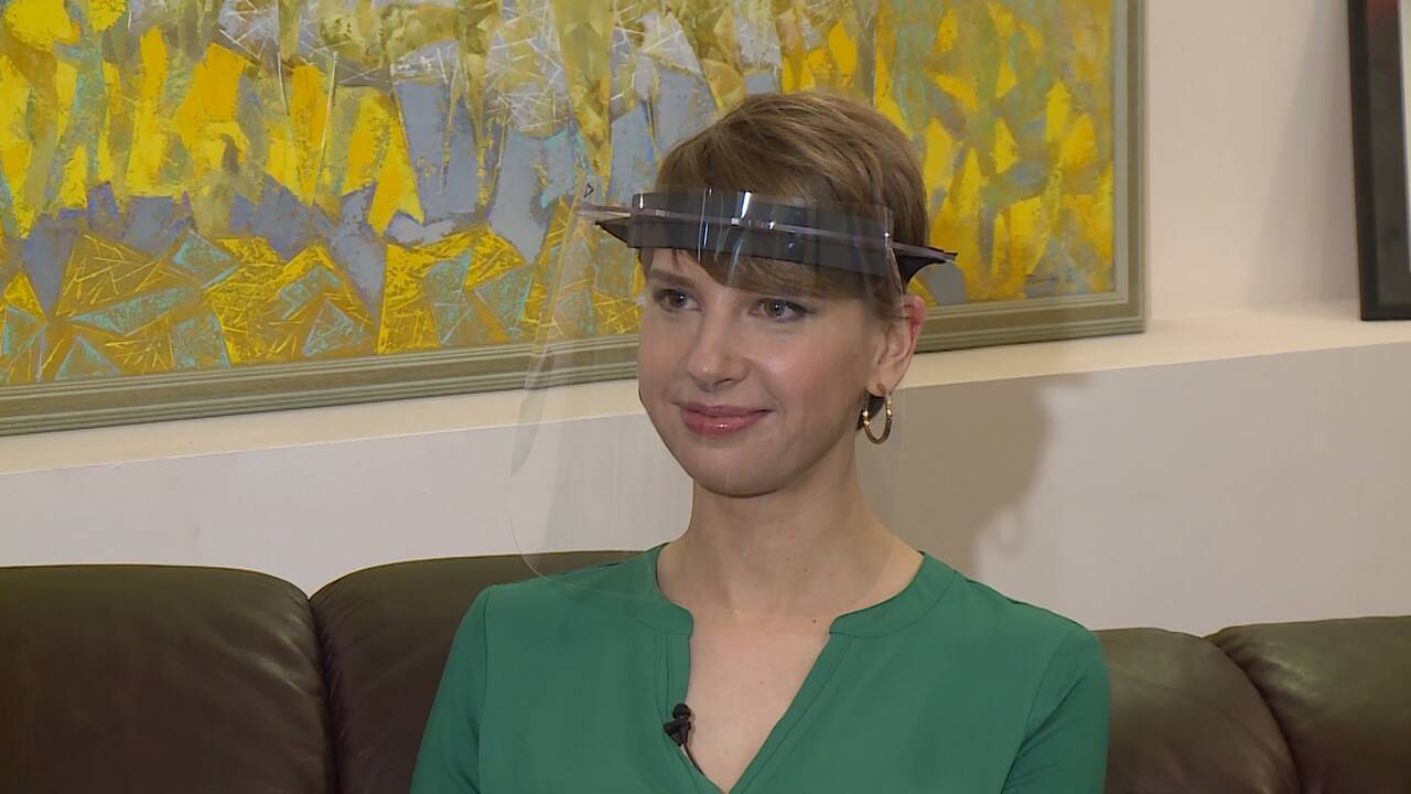 Simona Liukaitytė (kairėje) su seserimi Karolina
