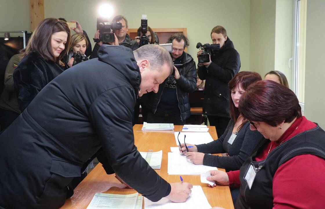 Lietuviai balsuoja savivaldybių tarybų ir merų rinkimuose
