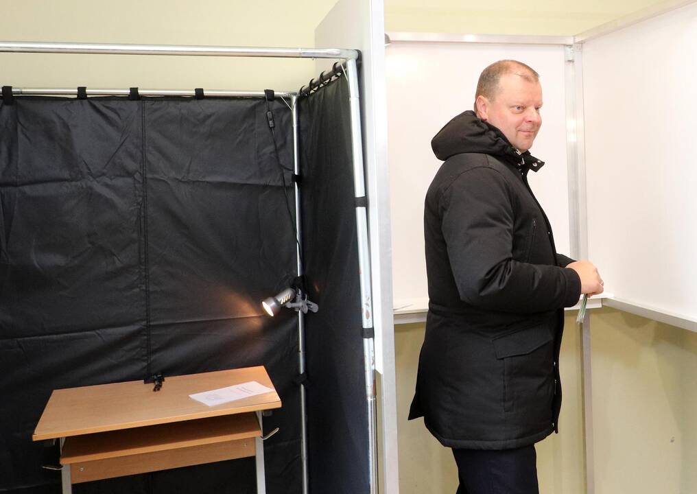Lietuviai balsuoja savivaldybių tarybų ir merų rinkimuose