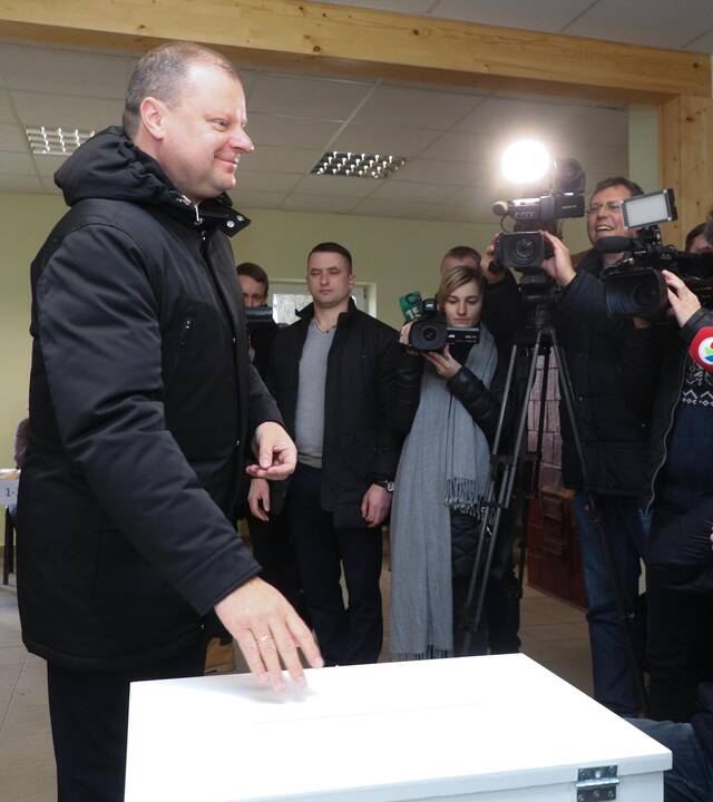 Lietuviai balsuoja savivaldybių tarybų ir merų rinkimuose