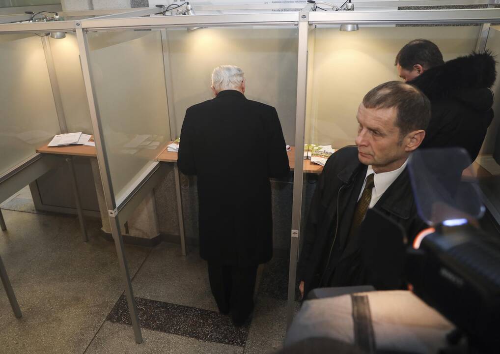 Lietuviai balsuoja savivaldybių tarybų ir merų rinkimuose