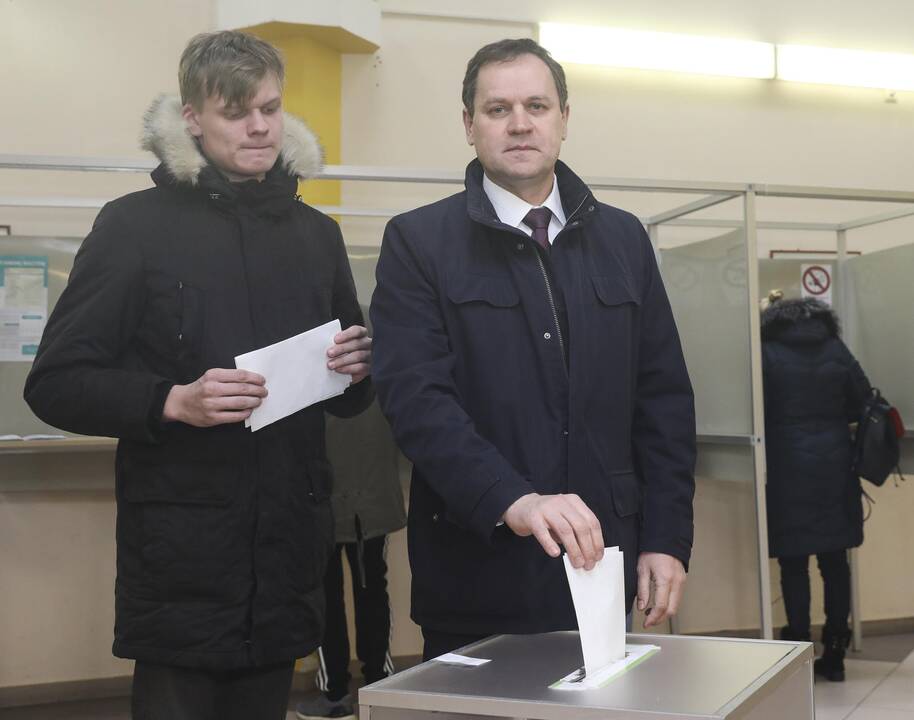 Lietuviai balsuoja savivaldybių tarybų ir merų rinkimuose