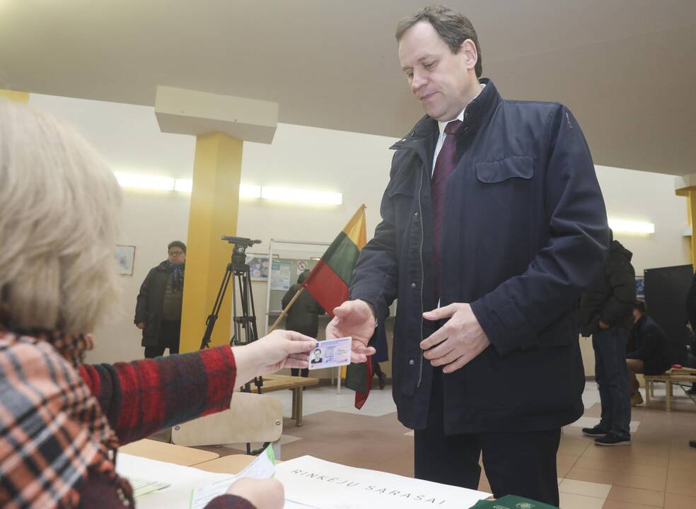 Lietuviai balsuoja savivaldybių tarybų ir merų rinkimuose