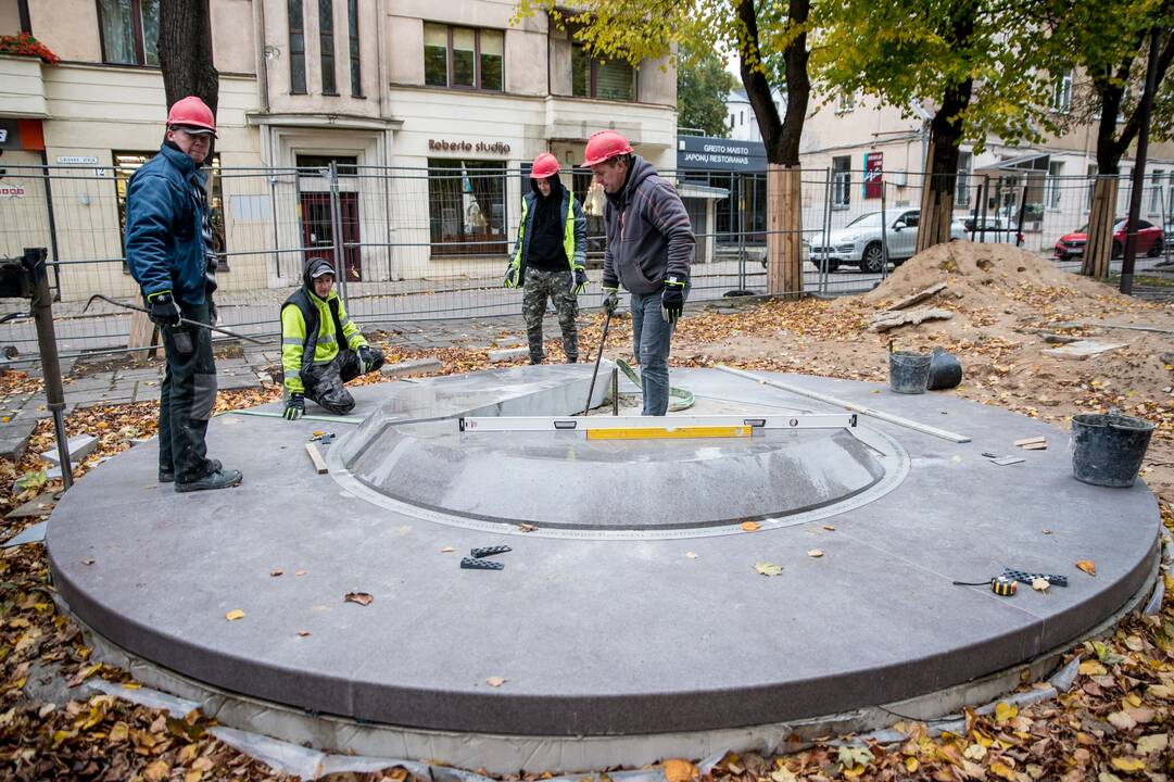 Kaune kyla obeliskas angelams sargams