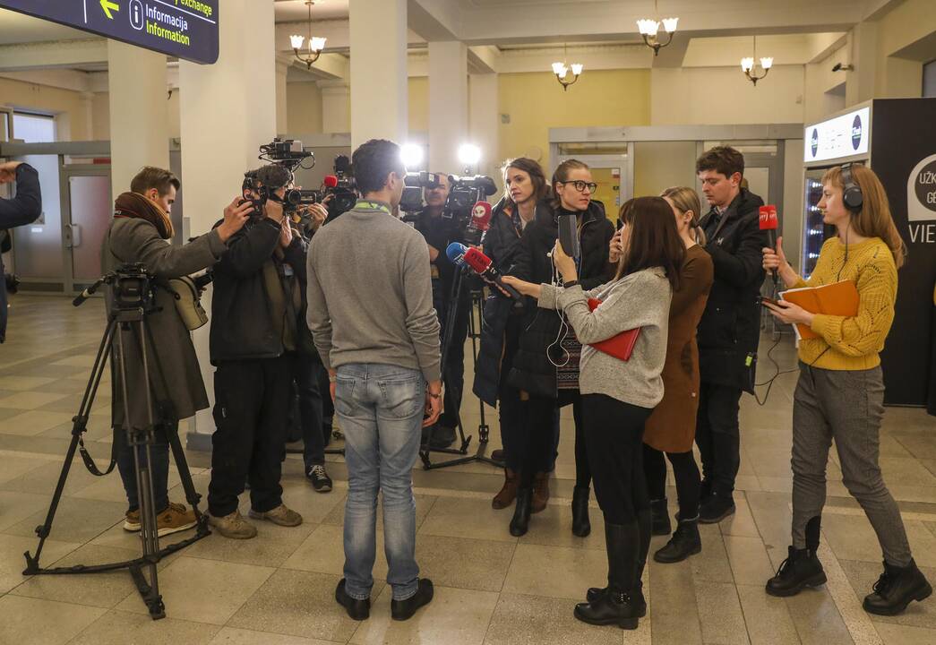 Vilniuje nusileido lėktuvas su keleiviu, kuriam įtariama užkrečiama liga
