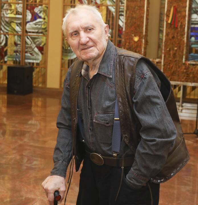 Zinas Kazėnas
