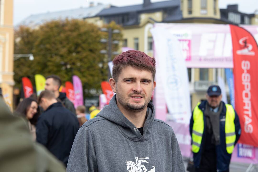 Laisvės alėją užtvindė bėgikai