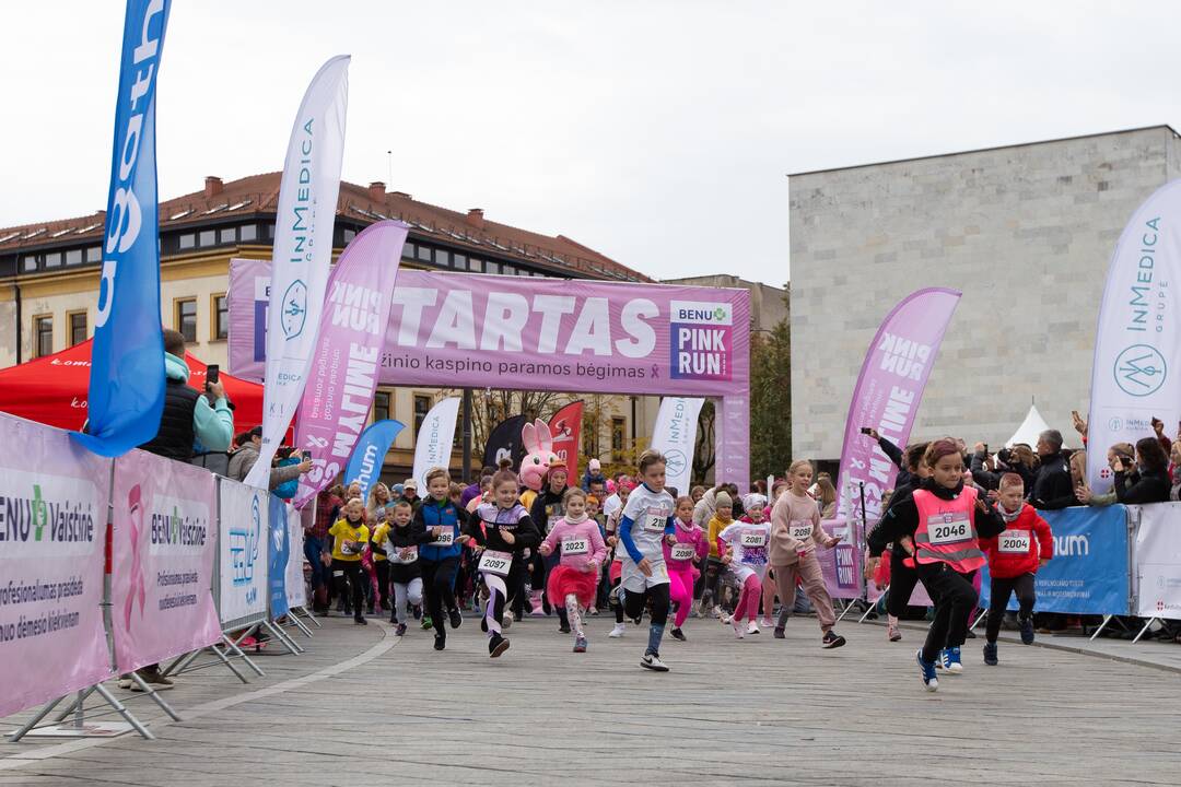 Laisvės alėją užtvindė bėgikai