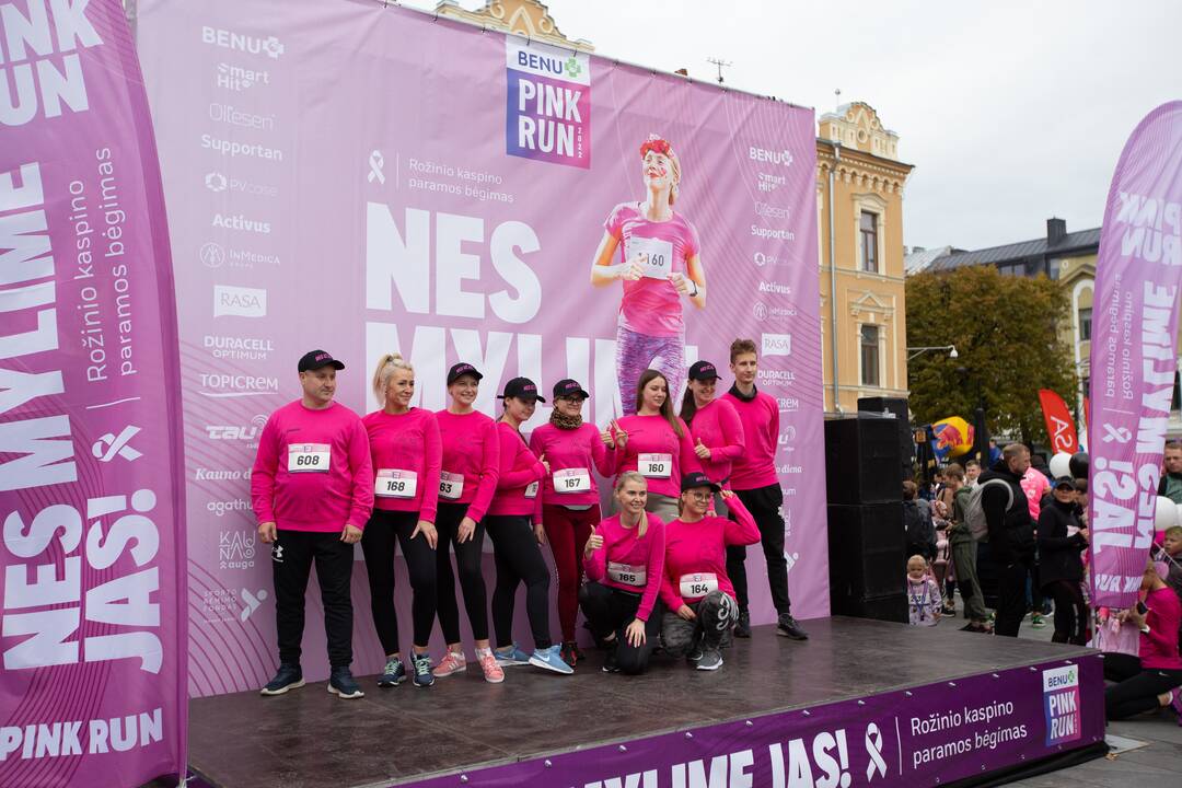 Laisvės alėją užtvindė bėgikai