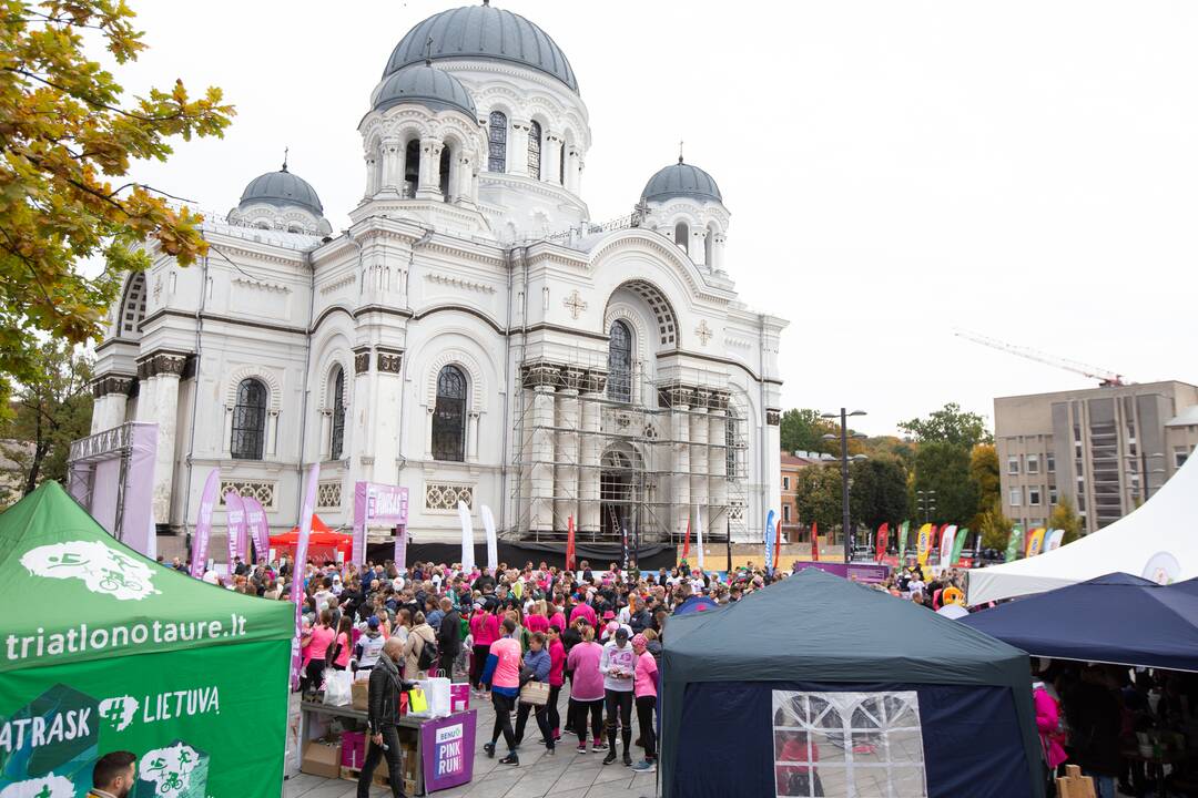 Laisvės alėją užtvindė bėgikai