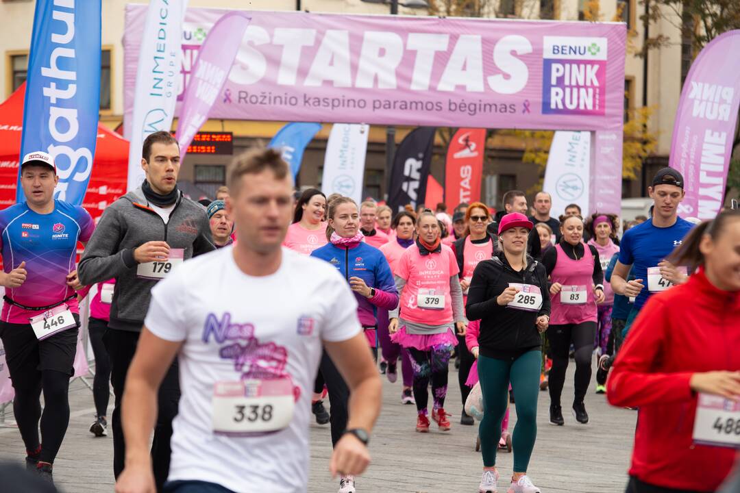 Laisvės alėją užtvindė bėgikai