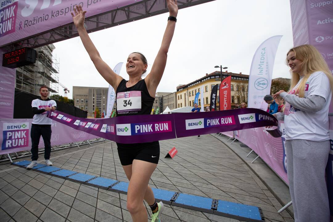 Laisvės alėją užtvindė bėgikai