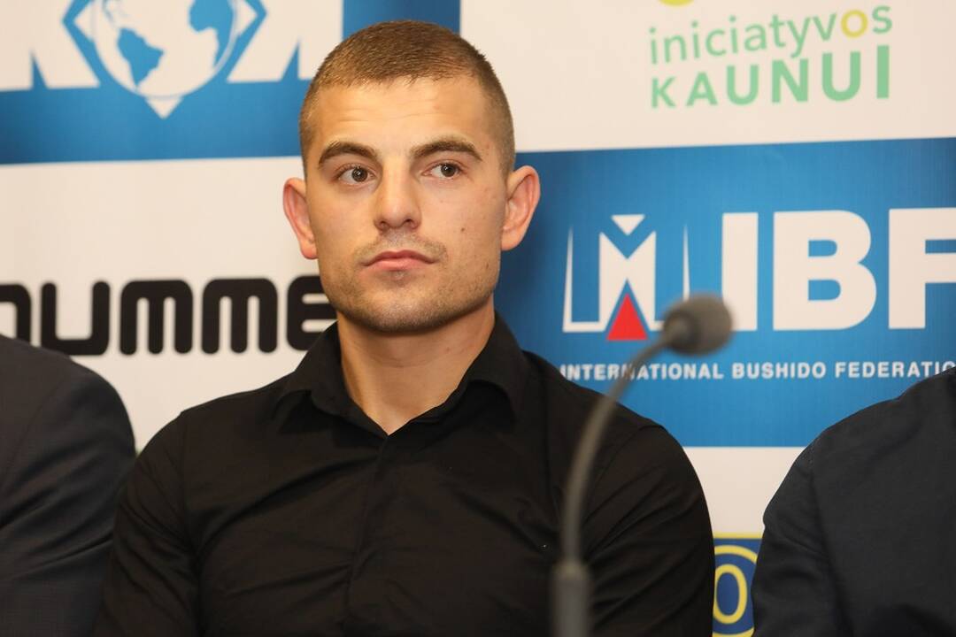 Klubas: „Fightersland“ treniruotes lanko skirtingo amžiaus kovos menų mėgėjai.