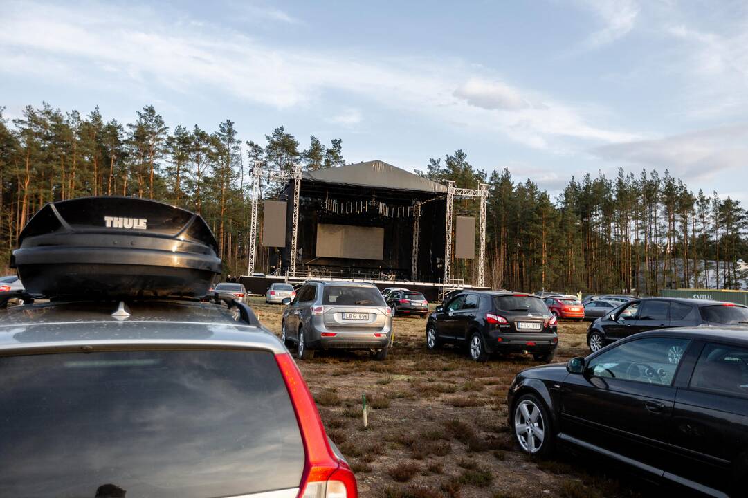 Paluknyje startavo „Drive in Live“ koncertų ciklas