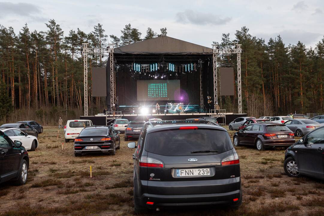 Paluknyje startavo „Drive in Live“ koncertų ciklas