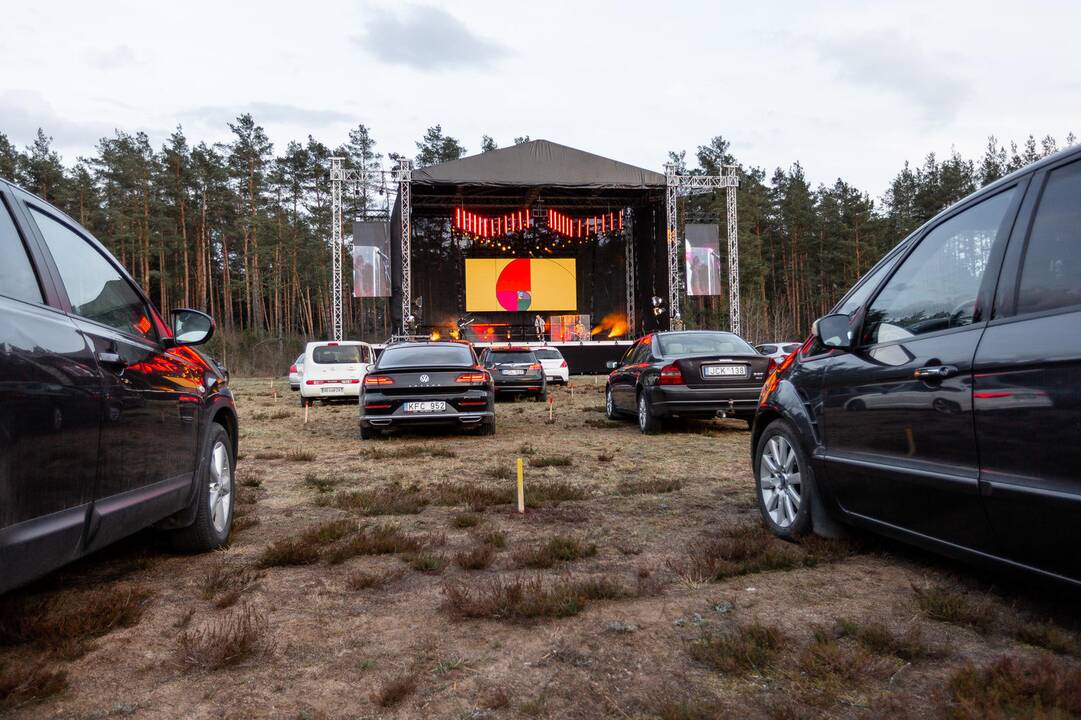 Paluknyje startavo „Drive in Live“ koncertų ciklas