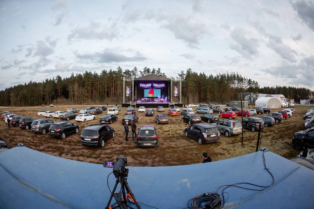 Paluknyje startavo „Drive in Live“ koncertų ciklas