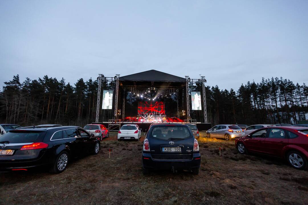 Paluknyje startavo „Drive in Live“ koncertų ciklas