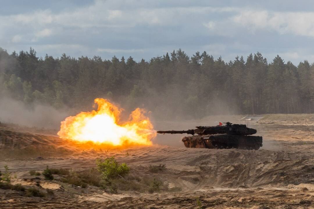 A. Anušauskas sako, kad Lietuva rinkosi tarp vokiškų, amerikietiškų ir Pietų Korėjos tankų
