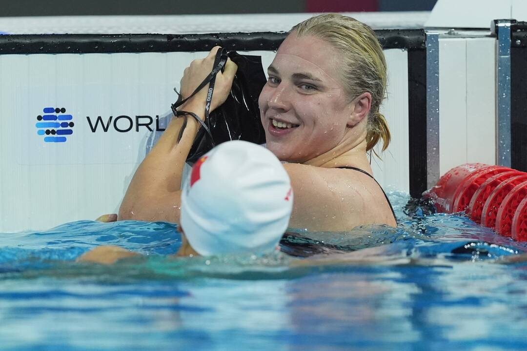 Tang Qianting (kairėje), Rūta Meilutytė ir Lilly King
