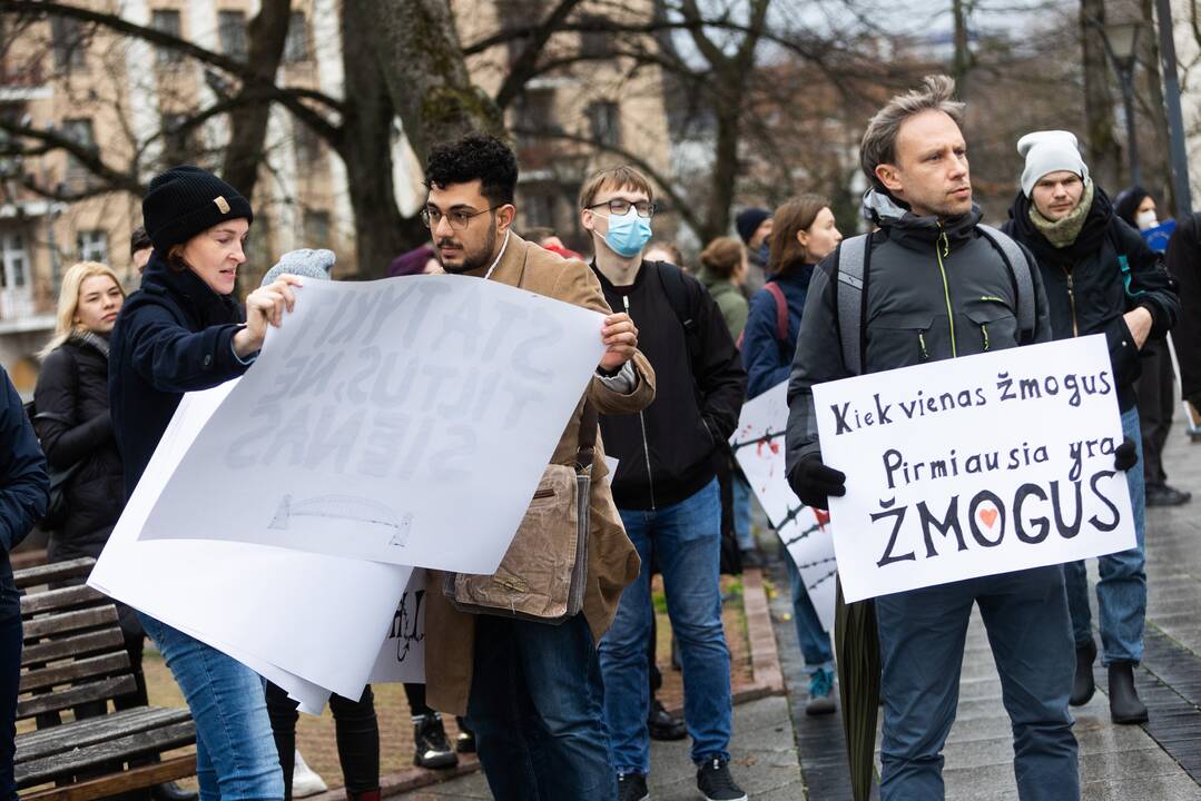 Vinco Kudirkos aikštėje vyko akcija „Prieglobsčio prašymas nėra nusikaltimas“