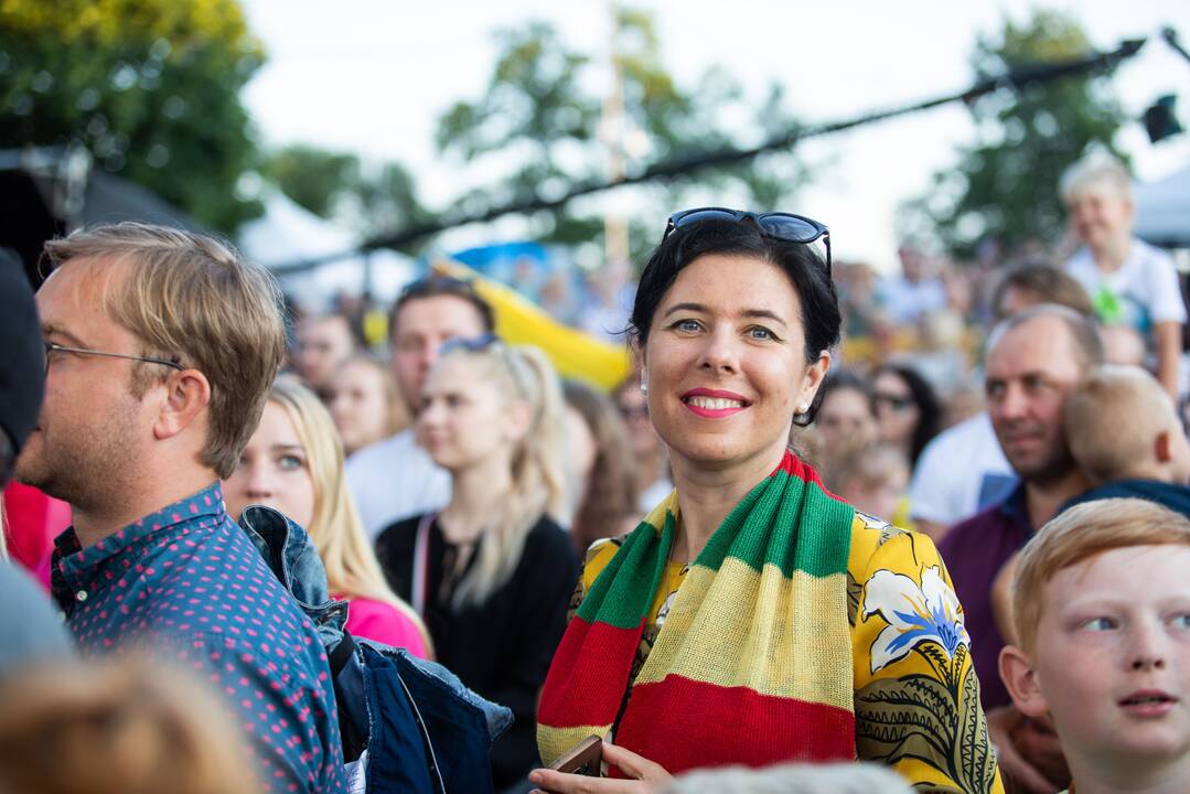  Visame pasaulyje žmonės sugiedojo Lietuvos himną