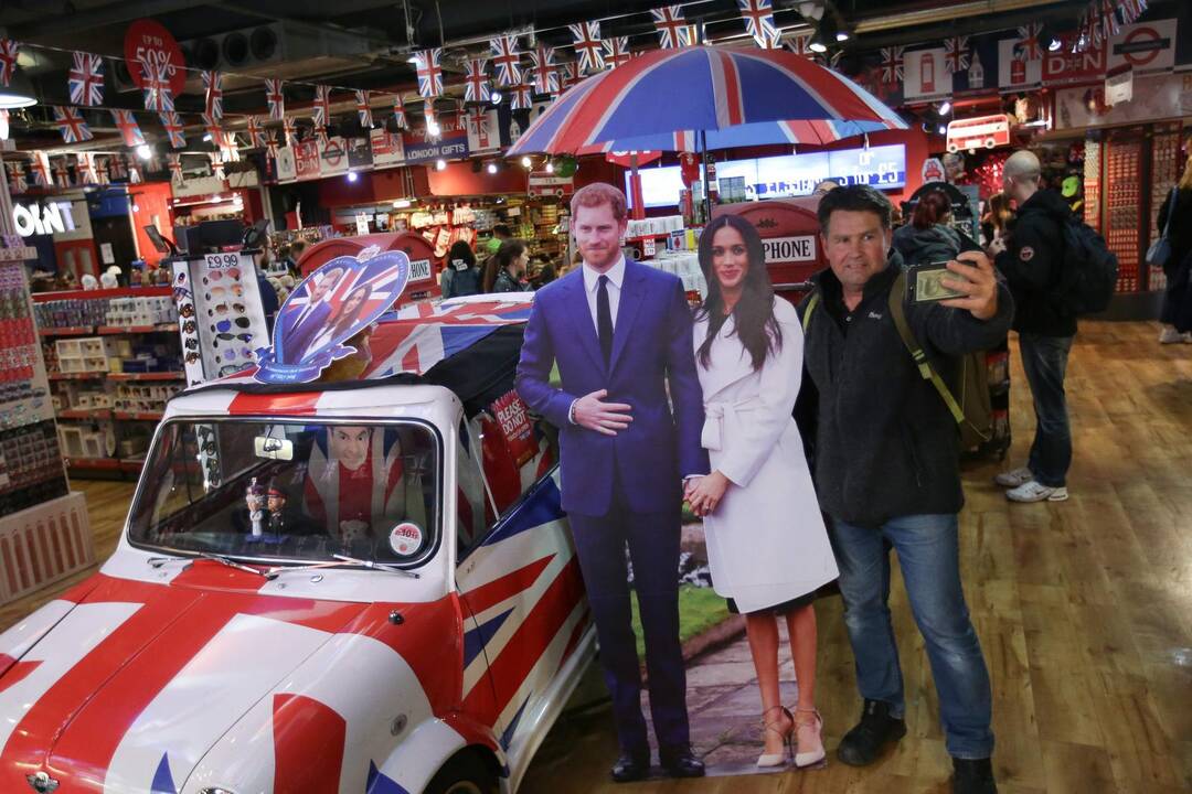 Didžiosios Britanijos ekonomikos augimui padėjo karališkosios vestuvės ir orai