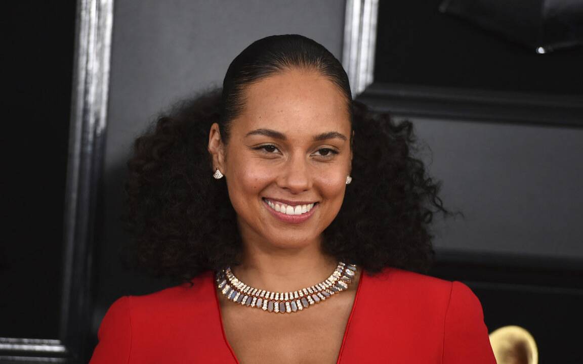 1981 — gimė amerikietė dainininkė Alicia Keys (Ališija Kys).