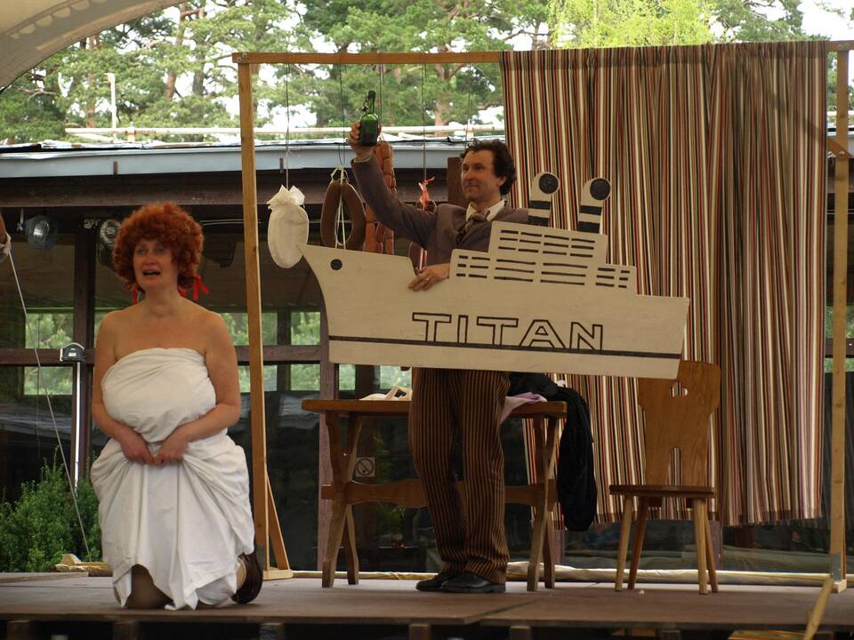 Sugrįžimas: spektaklį „Amerika Palangoje“ „Grubusis“ teatras pirmąsyk pastatė ir publikai pristatė 2009 m., o šiemet jį atnaujino.