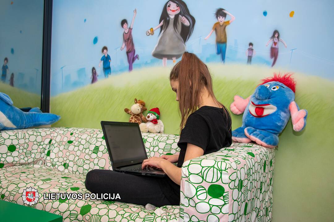 Ragina neprarasti budrumo elektroninėje erdvėje: iš palangiškės sąskaitos nuskaičiuota nemenka suma