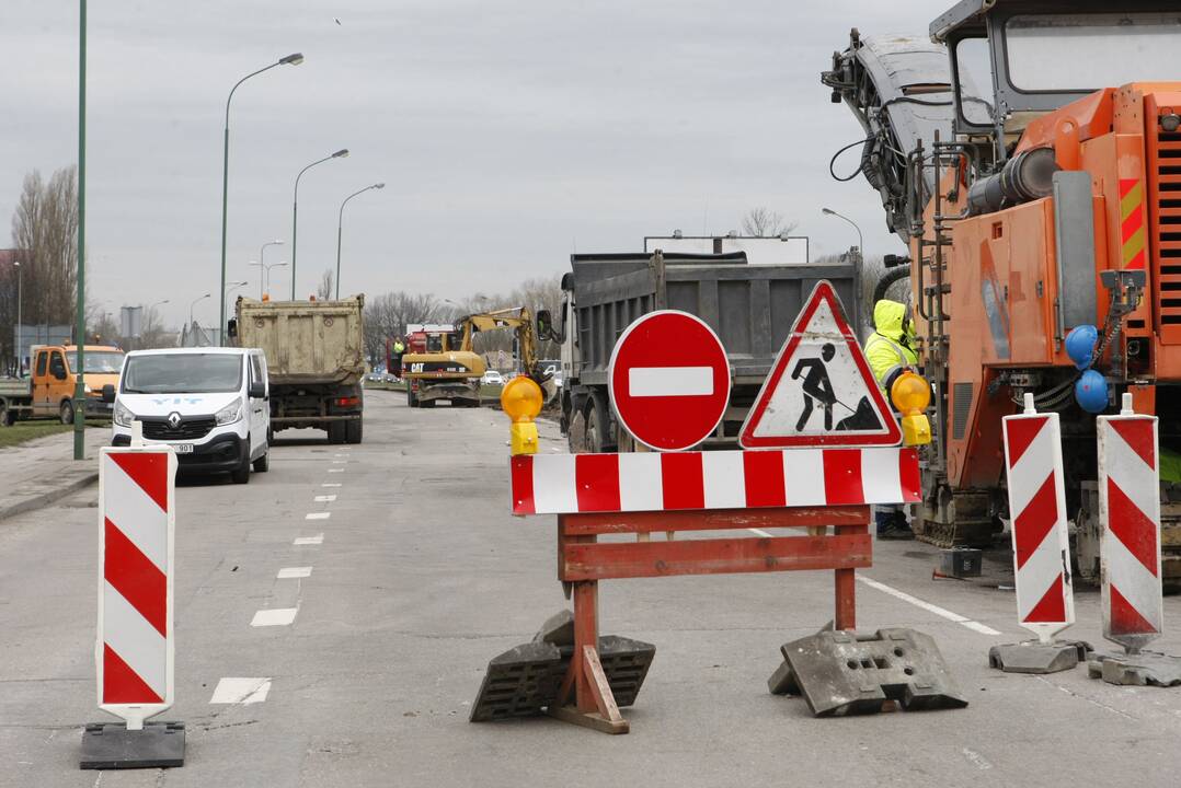 Remontas: darbai Šilutės plente vyksta sklandžiai, juos numatoma baigti laiku.