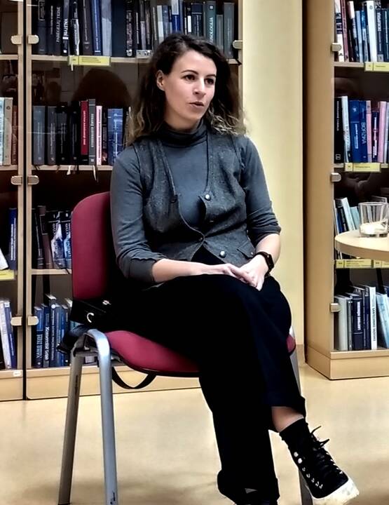 Dalyvavo: rašytoją A.Kavaliauskaitę (kairėje) kalbino vyriausioji bibliotekininkė Inesa Atkočaitienė.