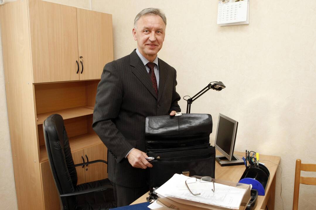 Apsisprendimas: Klaipėdos savivaldybei priklausančios bendrovės "Senasis turgus" direktorius A.Gaudiešius kovo 2-ąją pateikė prašymą atleisti jį iš pareigų.
