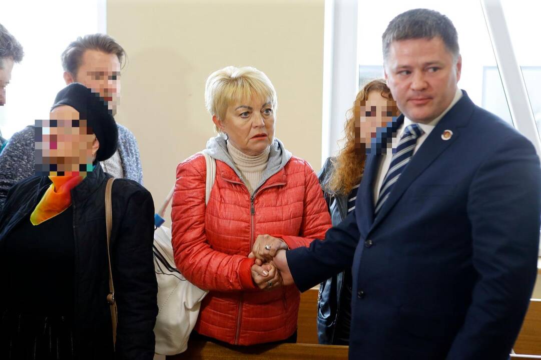 Skandalas: vakar ryte Klaipėdos politikės ir V.Titovo bendražygės E.Andrejevos bute atlikta krata, pati tarybos narė buvo sulaikyta dėl įtarimų šnipinėjimu.