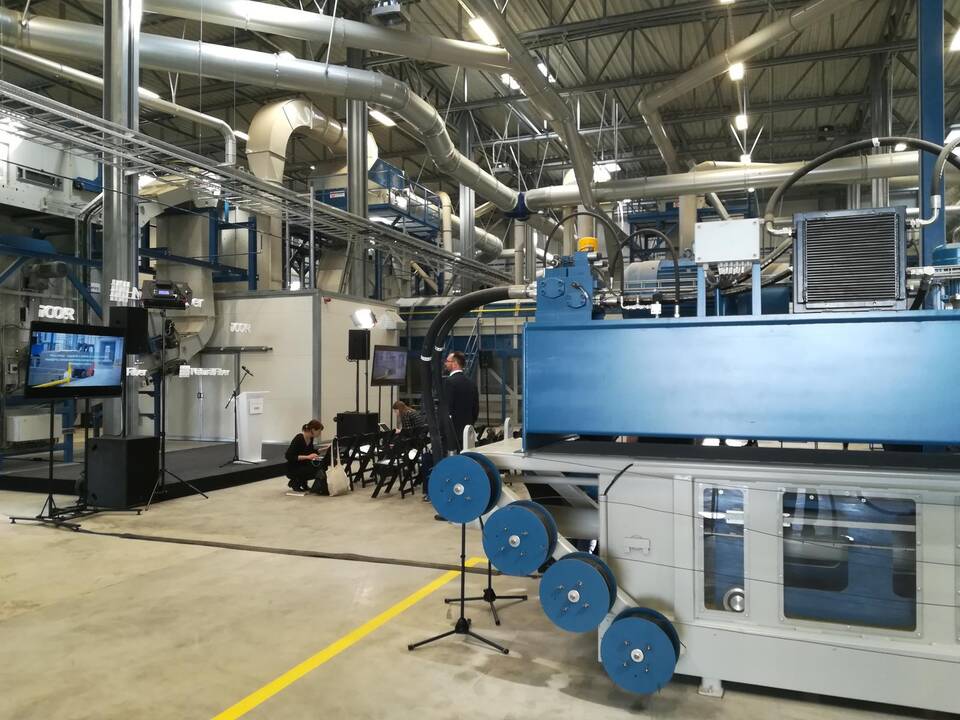 Rezultatas: gamykloje „Natūralus pluoštas“ sumontuota kanapių pluoštą paklausiais ir ekologiškais produktais paverčianti įranga.