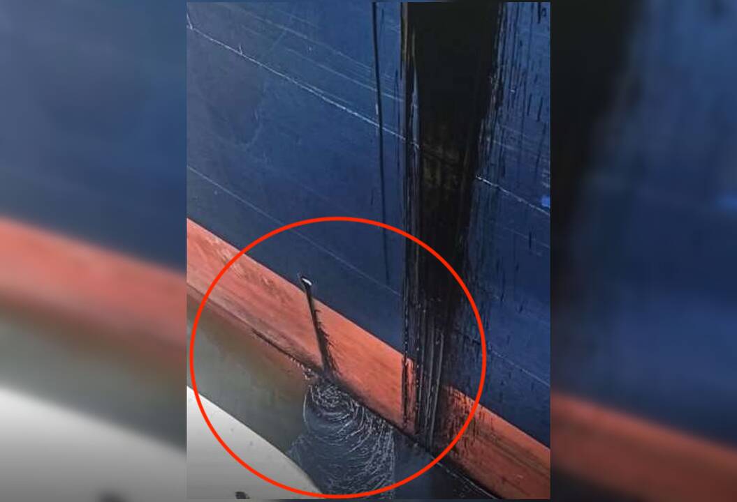 Incidentas: per laivo "Finlandia Seaways" bortą į akvatoriją tekėjo mazutas.