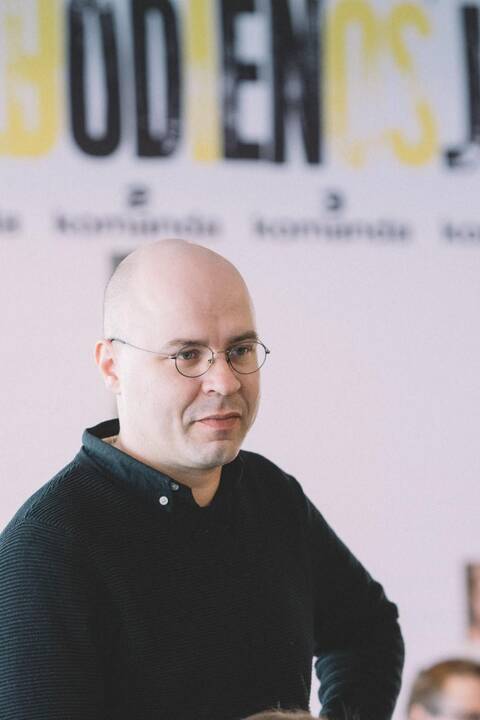 Režisierius J. Tertelis.