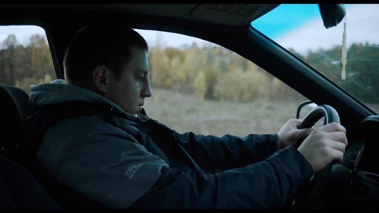 Kadras iš filmo "Tobili Melagiai"