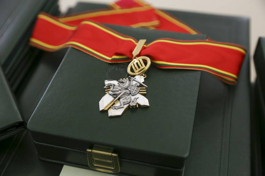 Prezidentūroje įteikti Lietuvos valstybės apdovanojimai