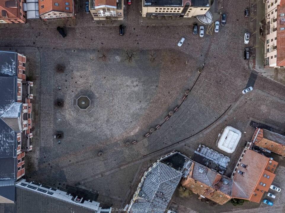 Projektas 1808, karantinas. Klaipėdos Teatro aikštė 2020 m. kovo 21 d. 18.08 val.